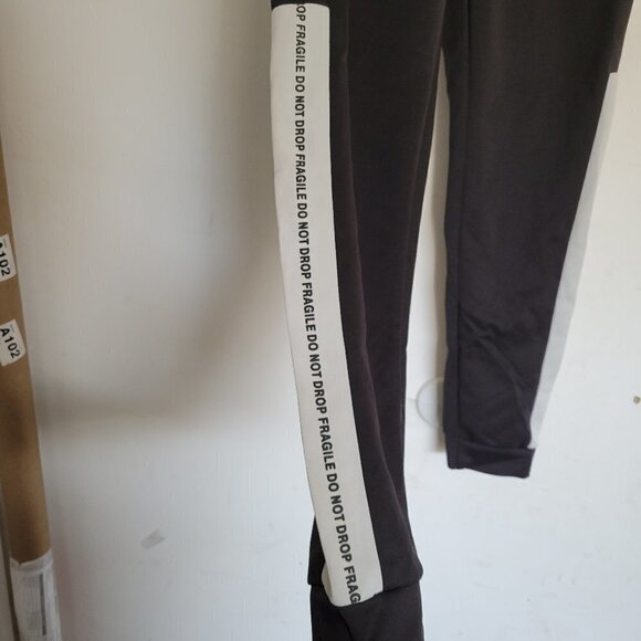 Nike Fragile Do Not Drop Spell Out Jogger Long Sweat Pants Black White Sz Medium - Picture 3 of 14